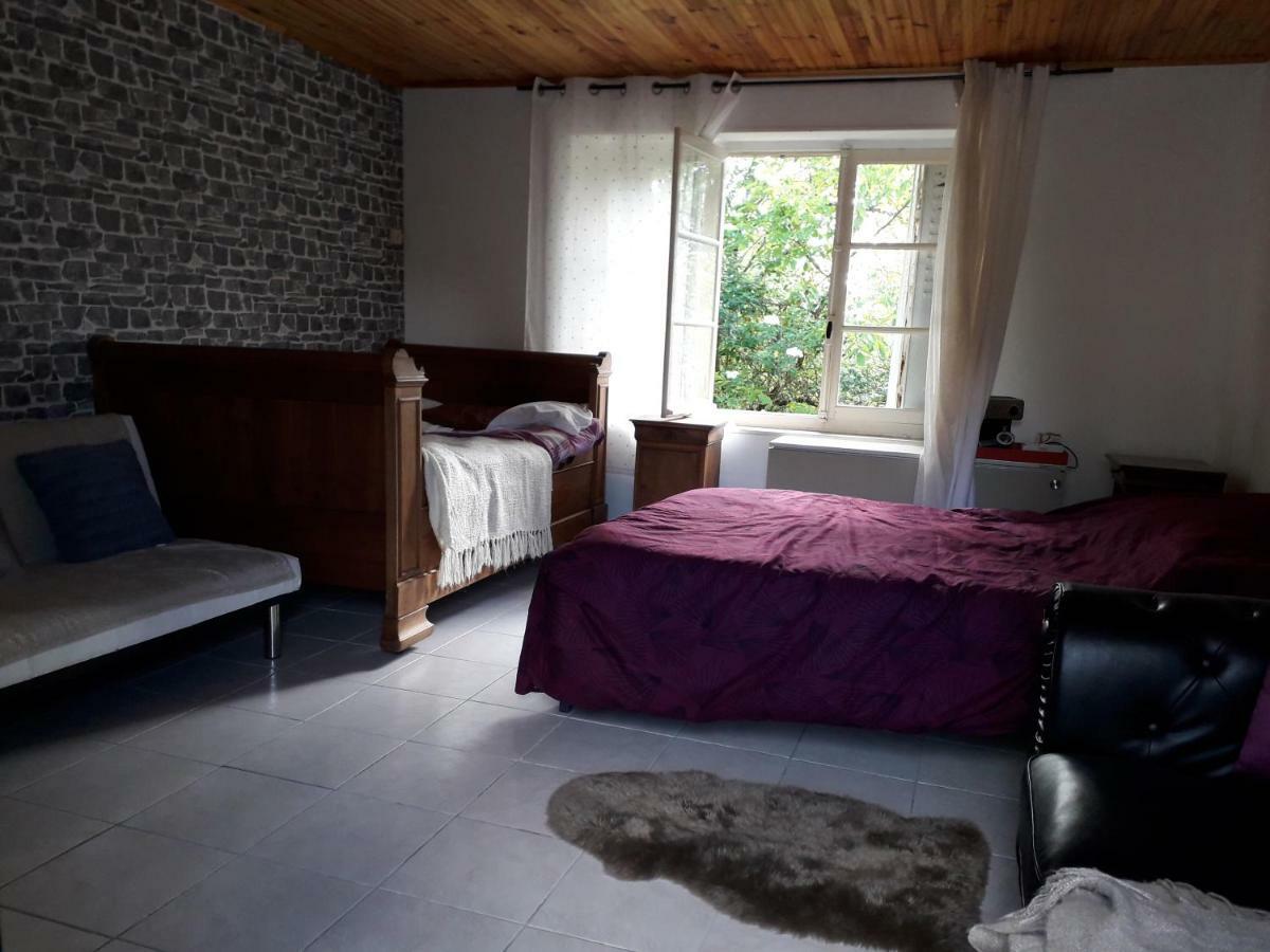 Maison Plain Pied, 2 Chambres, Longere Typique , Fraiche, Dans Bourg Avec Tous Commerces Lucay-le-Male ภายนอก รูปภาพ